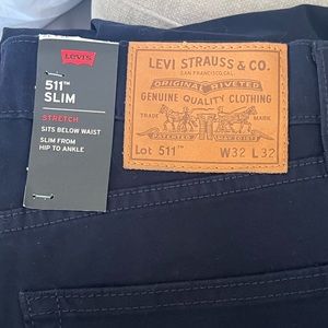 Levi’s men’s 511 slim stretch 
New with tags 
32x32 
Originally $79.50